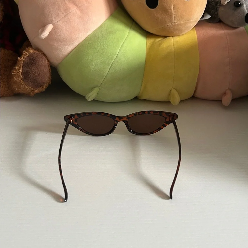 Tortoiseshell Cat Eye Sunglasses - Brown Lenses